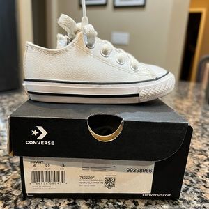 Kids size 6 Converse